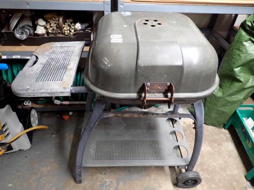 Wheeled charcoal barbeque. Not available for in-house P&P