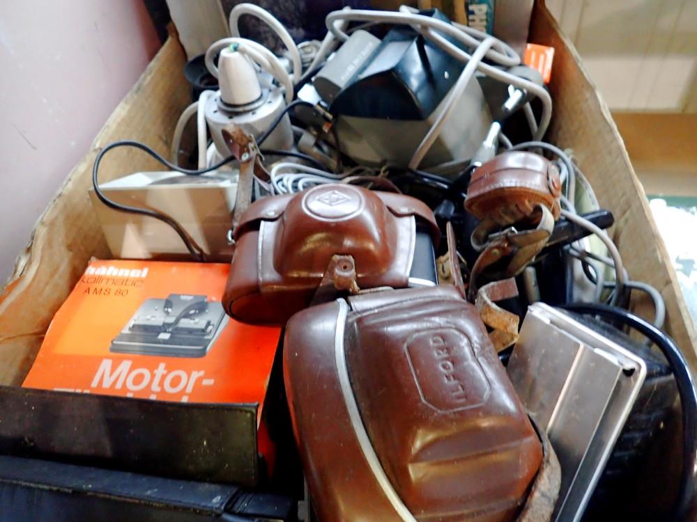 Box of mixed vintage cameras and equipment. All electrical items in this lot have been PAT tested