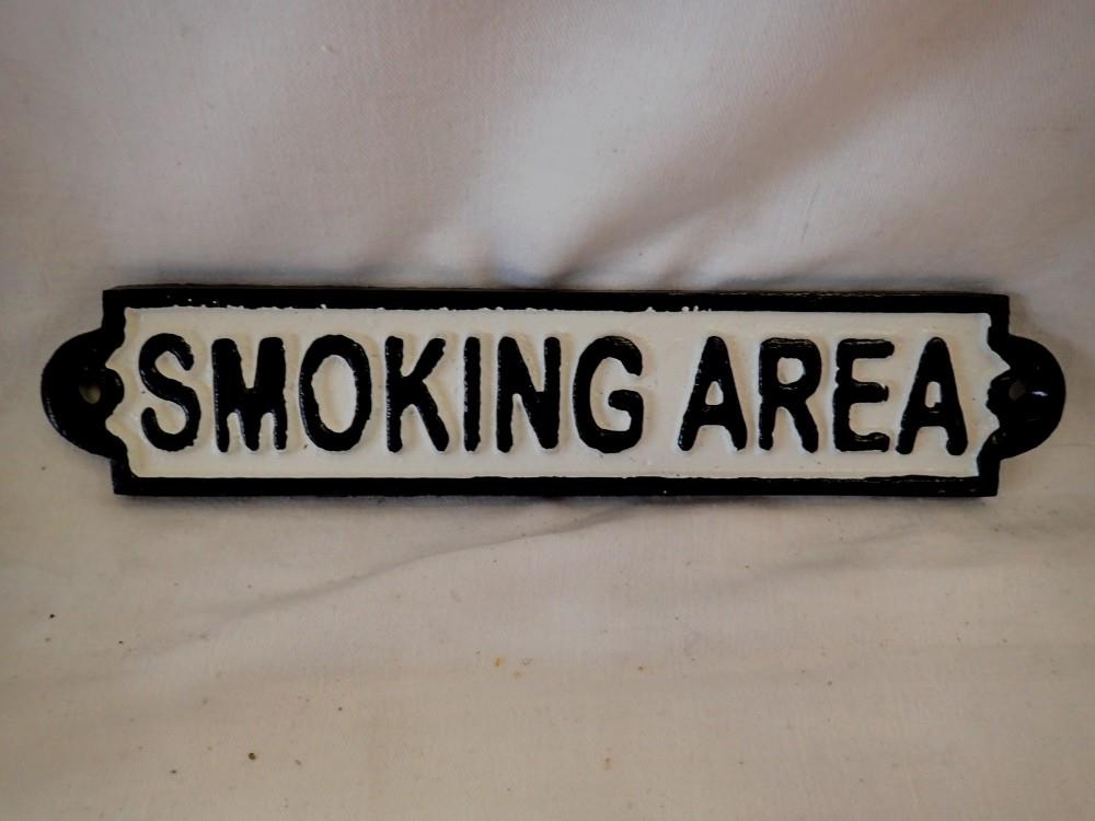 Cast iron rectangular Smoking Area sign, L: 20 cm. UK P&P Group 1 (£16+VAT for the first lot and £