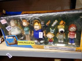 Mezco Family Guy, 6 figure box set, in poor box. Figures appear in excellent condition. UK P&P Group