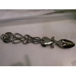 White metal Welsh love spoon. UK P&P Group 1 (£16+VAT for the first lot and £2+VAT for subsequent