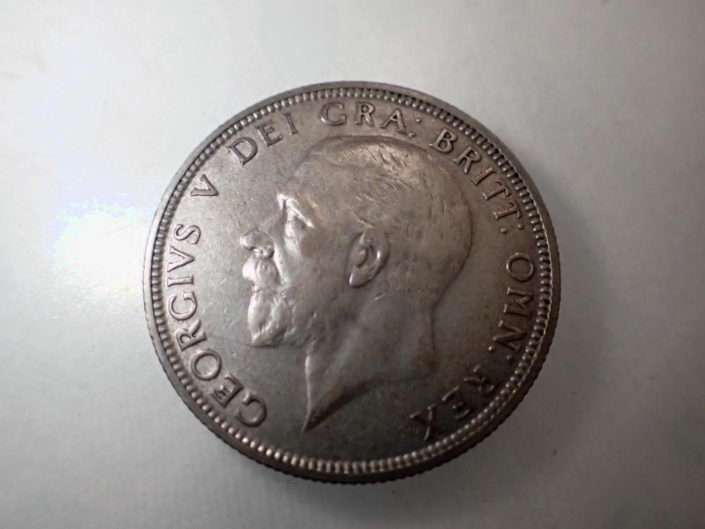 1928 silver florin of George V - VF grade. UK P&P Group 0 (£6+VAT for the first lot and £1+VAT for