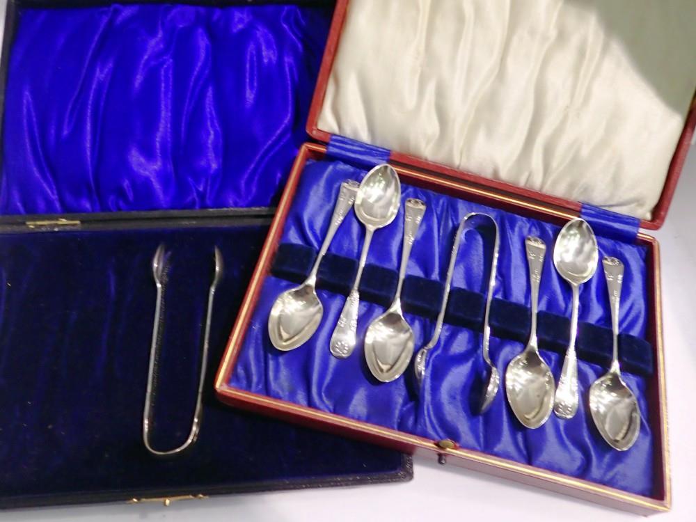 Cased set of plated teaspoons and tong and an empty case. UK P&P Group 1 (£16+VAT for the first
