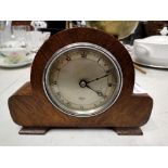 Oak cased Elliott mantel clock, not working at lotting. Not available for in-house P&P