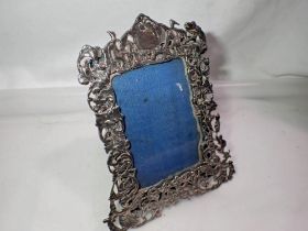 Hallmarked silver picture frame featuring two Liver birds, H: 12 cm. UK P&P Group 1 (£16+VAT for the