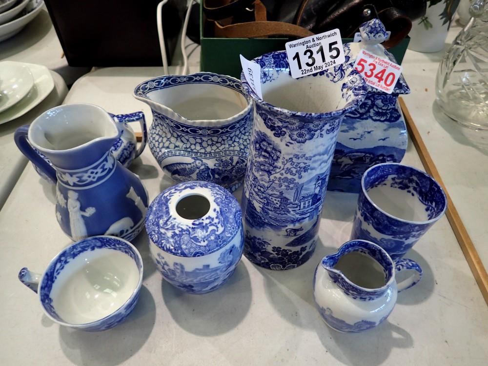 Mixed blue and white ceramics, including Spode Italian Garden. Not available for in-house P&P