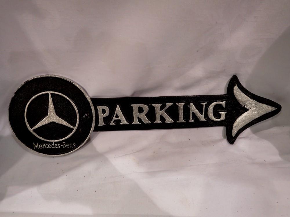 Cast iron Mercedes parking arrow. W:40cm. UK P&P Group 2 (£20+VAT for the first lot and £4+VAT for