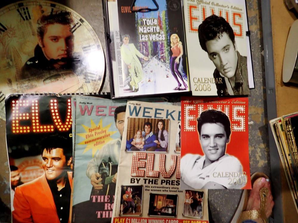 Mixed Elvis Presley memorabilia and ephemera. Not available for in-house P&P
