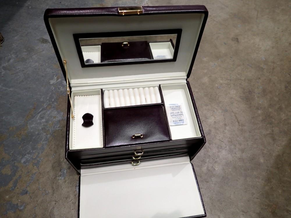 Delwich Designs modern jewellery box. UK P&P Group 2 (£20+VAT for the first lot and £4+VAT for