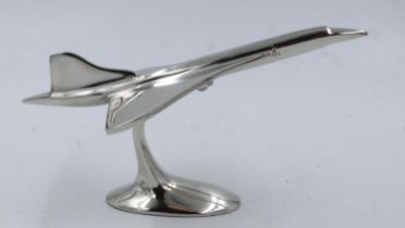 Chrome Concorde on stand, L: 30 cm. UK P&P Group 2 (£20+VAT for the first lot and £4+VAT for