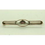 9ct gold amethyst set brooch, L: 45 mm, 1.7g. UK P&P Group 0 (£6+VAT for the first lot and £1+VAT