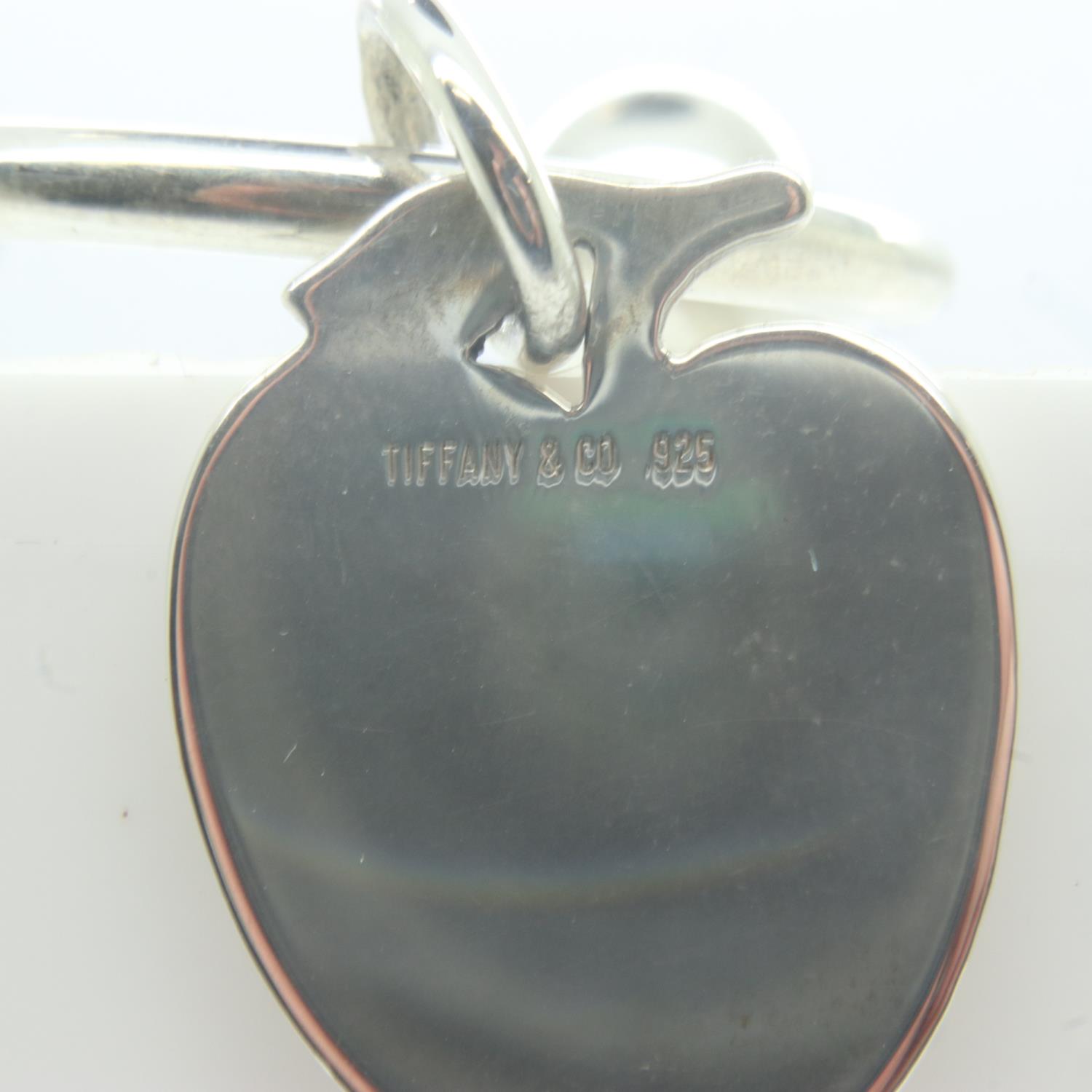 Tiffany & Co silver torq-form keyring with apple charm, in Tiffany fabric pouch, 10g. UK P&P Group 0 - Image 3 of 3