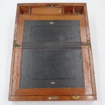 Walnut writing slope with leather inset for restoration. UK P&P Group 3 (£30+VAT for the first lot