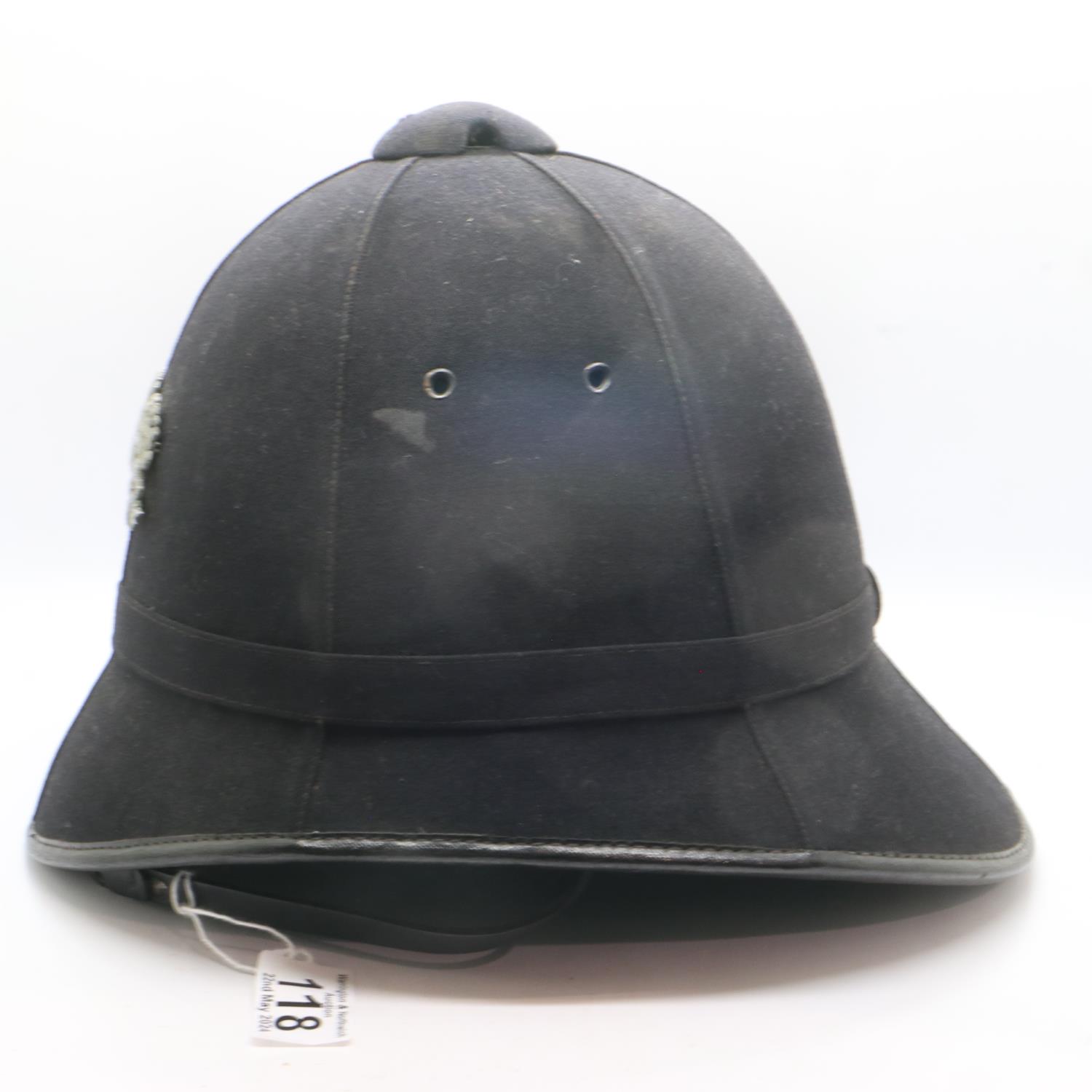 Vintage police force helmet, badged, H: 30 cm.UK P&P Group 2 (£20+VAT for the first lot and £4+VAT - Bild 2 aus 3