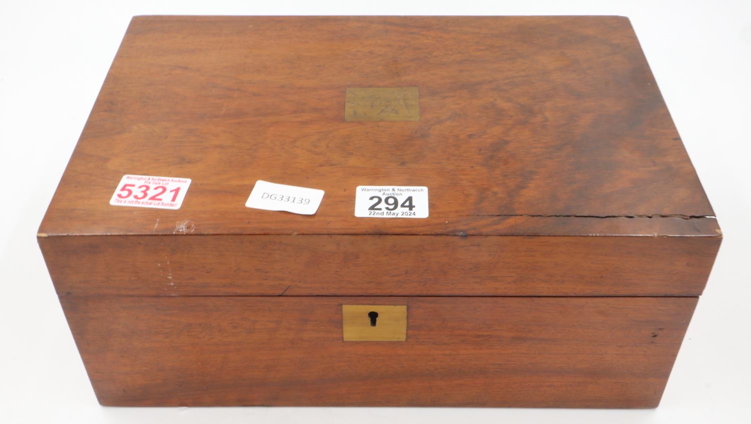 Walnut writing slope with leather inset for restoration. UK P&P Group 3 (£30+VAT for the first lot - Bild 2 aus 2