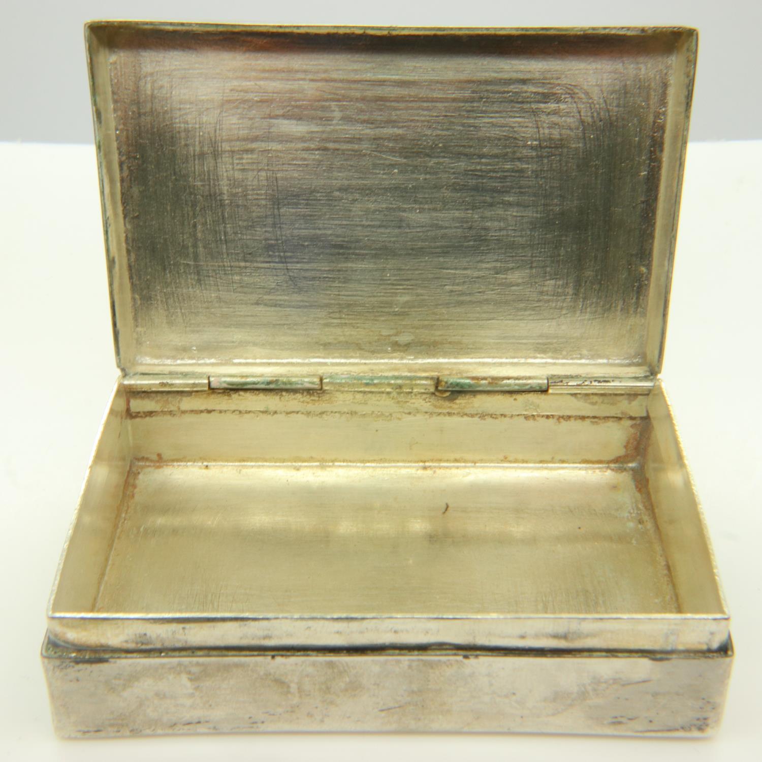 950 silver snuff box with hinged cover, 116g, L: 80 mm. UK P&P Group 1 (£16+VAT for the first lot - Image 2 of 3