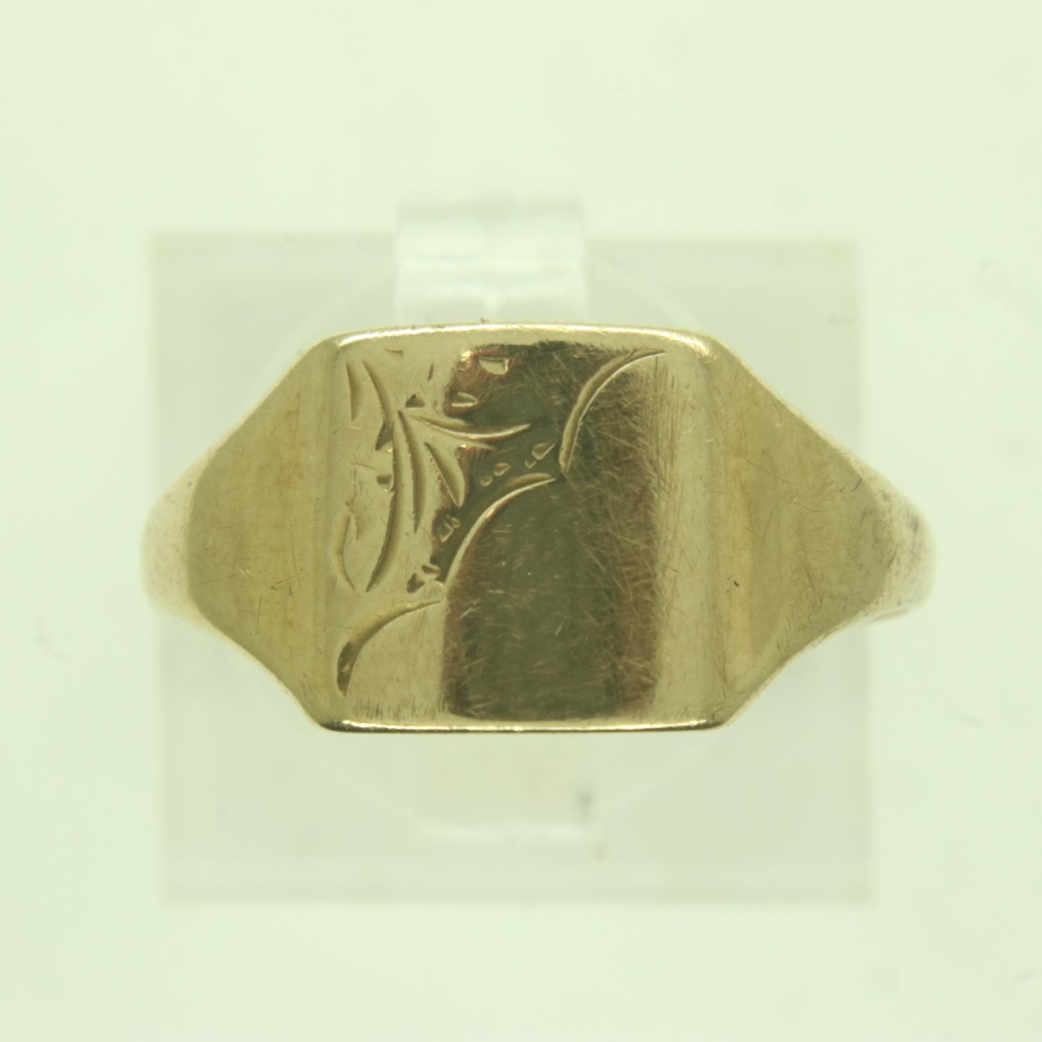 9ct gold signet ring, size M, misshapen, 1.8g. UK P&P Group 0 (£6+VAT for the first lot and £1+VAT