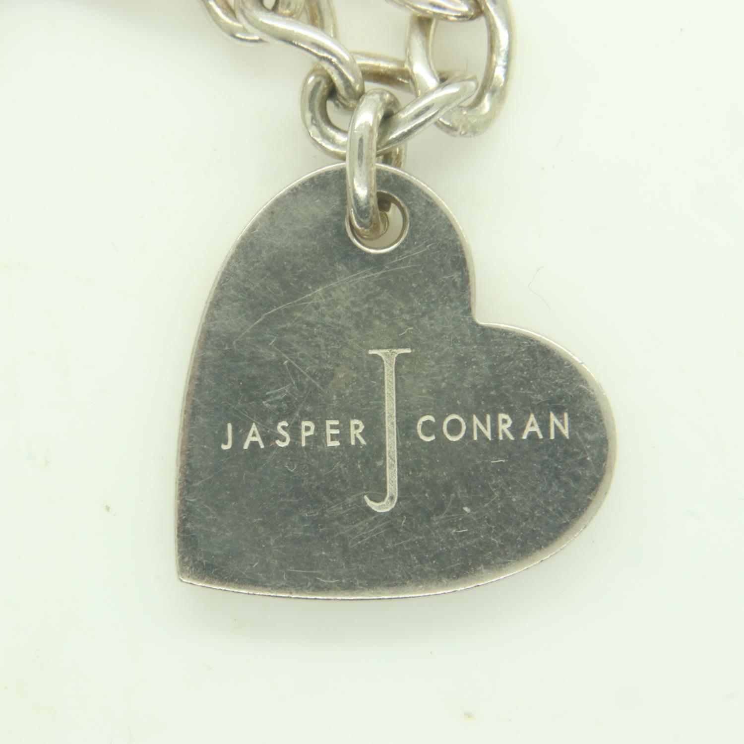 Jasper Conran silver charm bracelet, L: 20 cm, 30g. UK P&P Group 0 (£6+VAT for the first lot and £ - Image 2 of 3