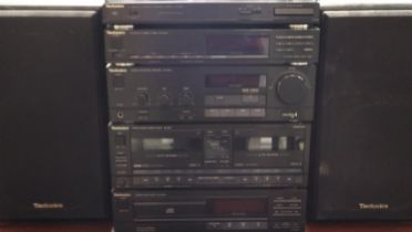 Technics SU-X933 stereo stack, with SB-CS5 speakers. Not available for in-house P&P