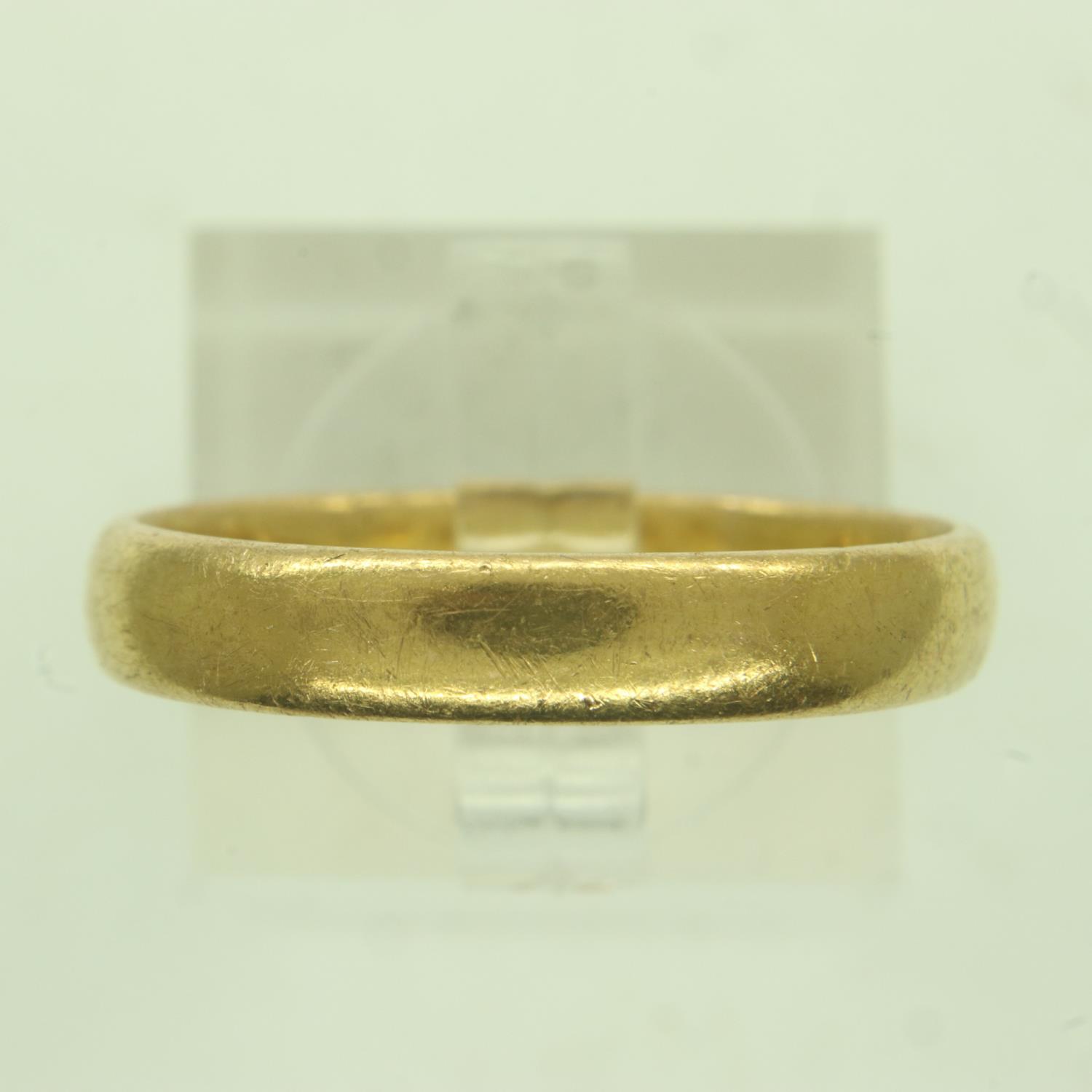 22ct gold slim profile wedding band, size S/T, 4.9g. P&P Group 0 (£6+VAT for the first lot and £1+