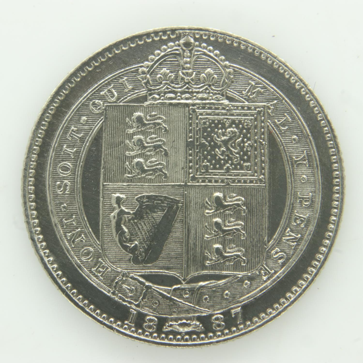 1887 lustrous silver shilling of Queen Victoria, boxed. UK P&P Group 0 (£6+VAT for the first lot and