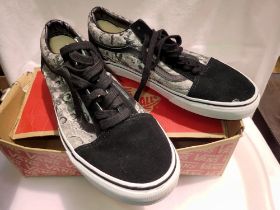 Unused pair of Vans trainers, size 9.5, boxed. UK P&P Group 2 (£20+VAT for the first lot and £4+