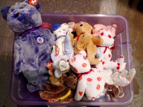 Thirty four loose Ty Beanie Babies with tags. Not available for in-house P&P