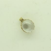 Unmarked 18ct gold moonstone cabochon pendant, 0.4g. UK P&P Group 0 (£6+VAT for the first lot and £