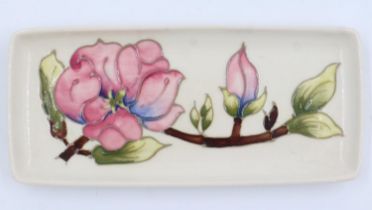 Moorcroft tray in the Magnolia pattern, no cracks or chips, L: 20 cm. UK P&P Group 1 (£16+VAT for