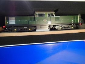 Heljan O gauge, 1715, class 17 diesel, green, yellow ends, late crest, un-numbered, near mint,