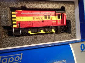 Dapol O gauge 7D-008-017 class 08 diesel, 08709, EWS livery, near mint, storage wear to box. UK P&