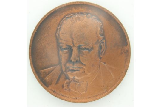 Bronze Churchill 80th birthday commemorative medallion. UK P&P Group 0 (£6+VAT for the first lot and - Image 2 of 2