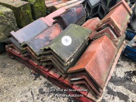 MIXED PALLET OF APPROX. 40X MIXED RIDGE TILES, MOSTLY 18", 90 ANGLE
