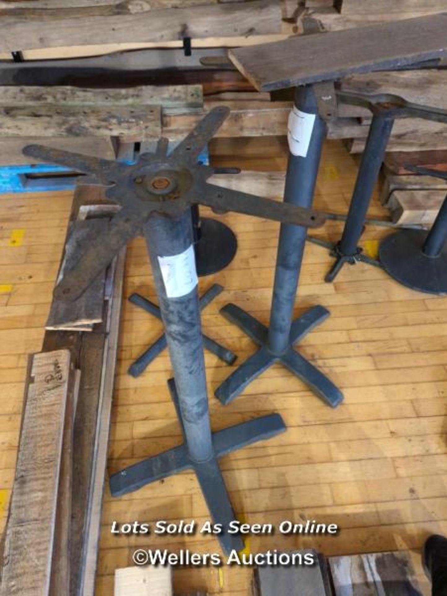 EIGHT ASSORTED PUB TABLE BASES - Image 4 of 5