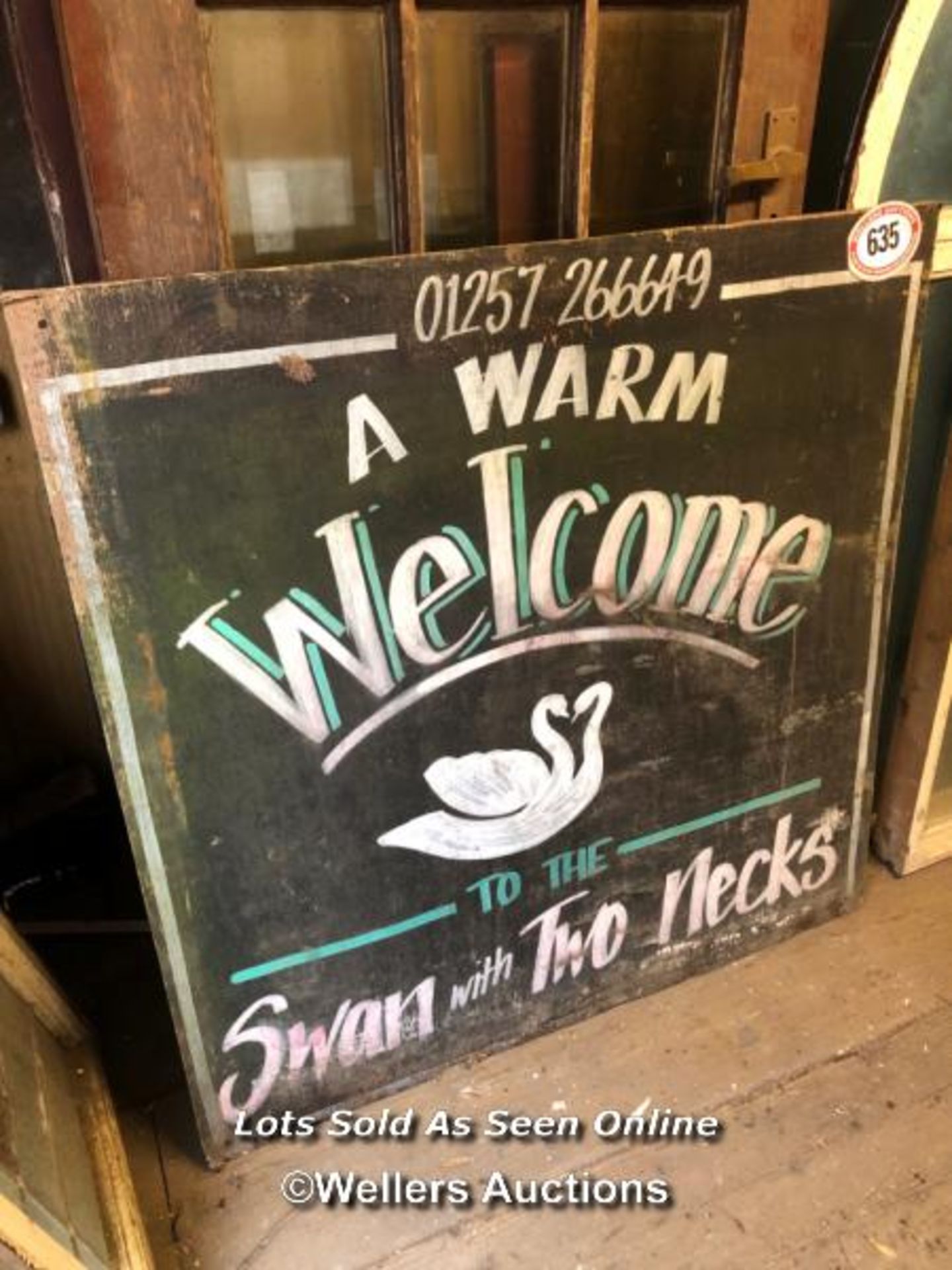 SWAN WITH TWO NECKS WOODEN PUB SIGN, 100CM (H) X 100CM (W)