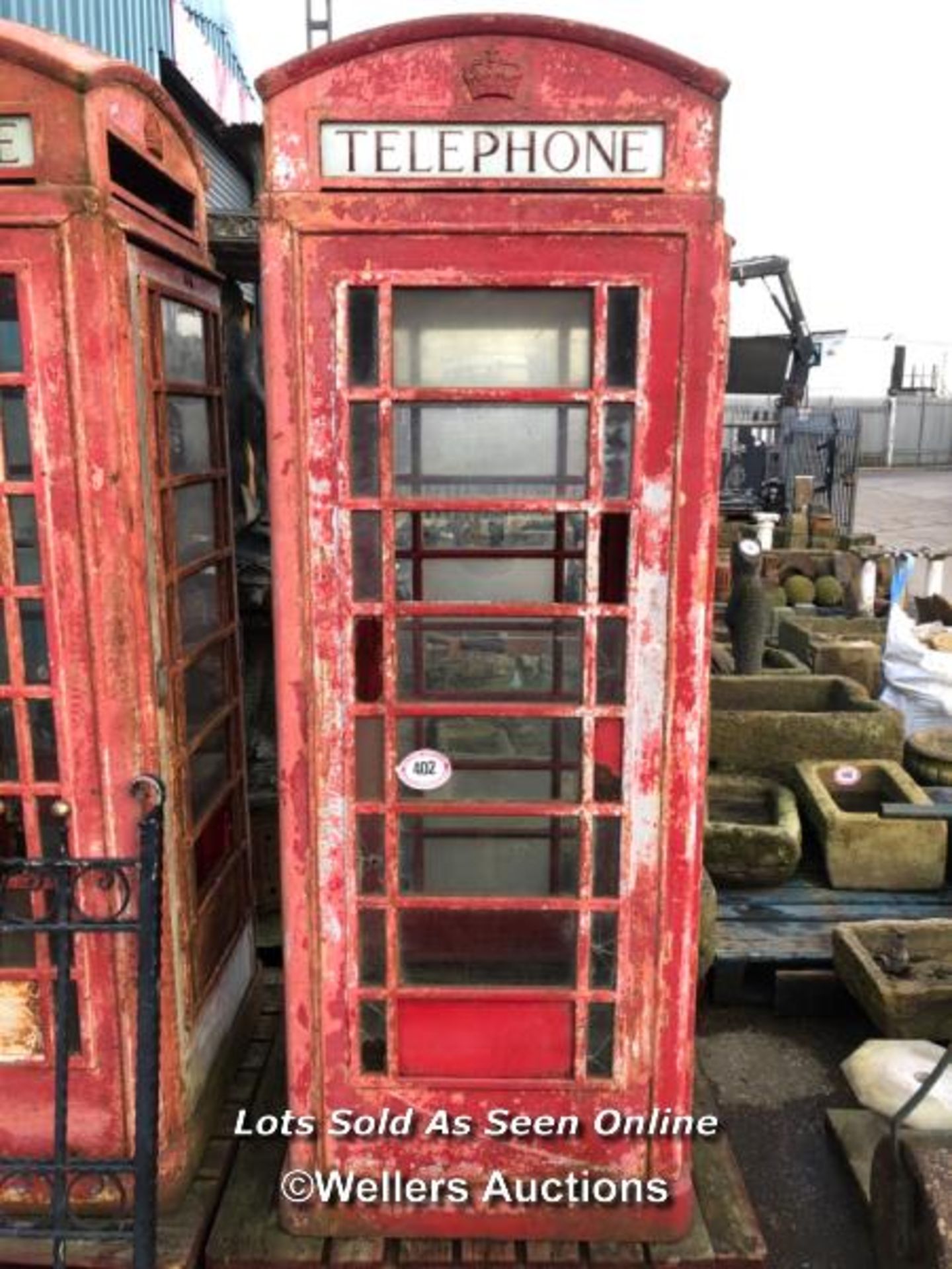 AN ORIGINAL K6 BRITISH RED TELEPHONE BOX, 245CM (H) X 88CM (W) X 88CM (D)