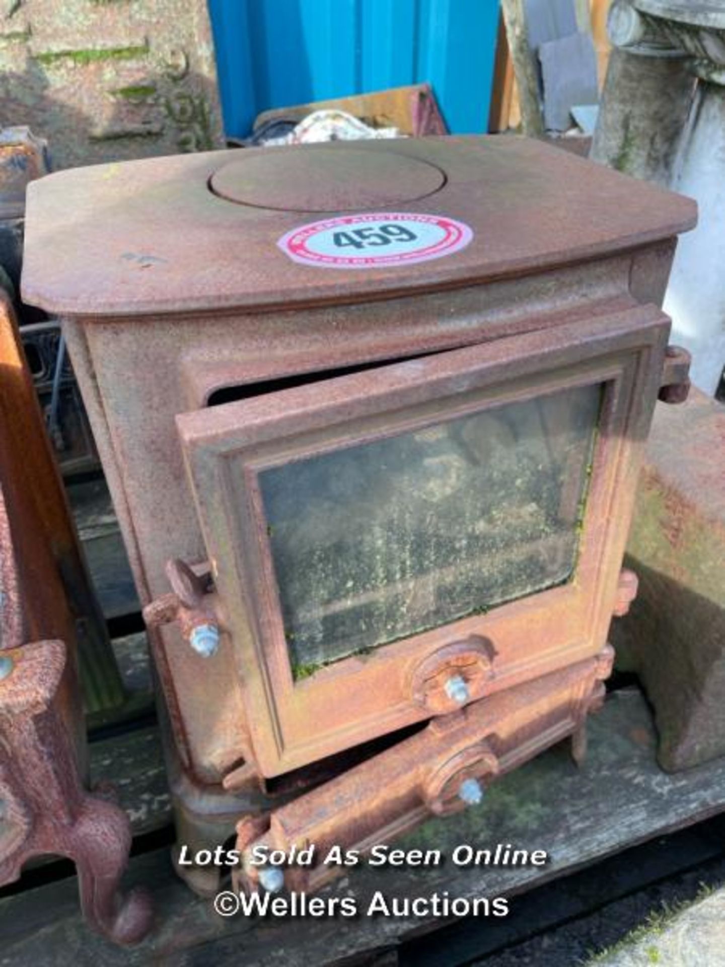 ONE CAST IRON STOVE AND TWO FIREPLACES - Image 4 of 4