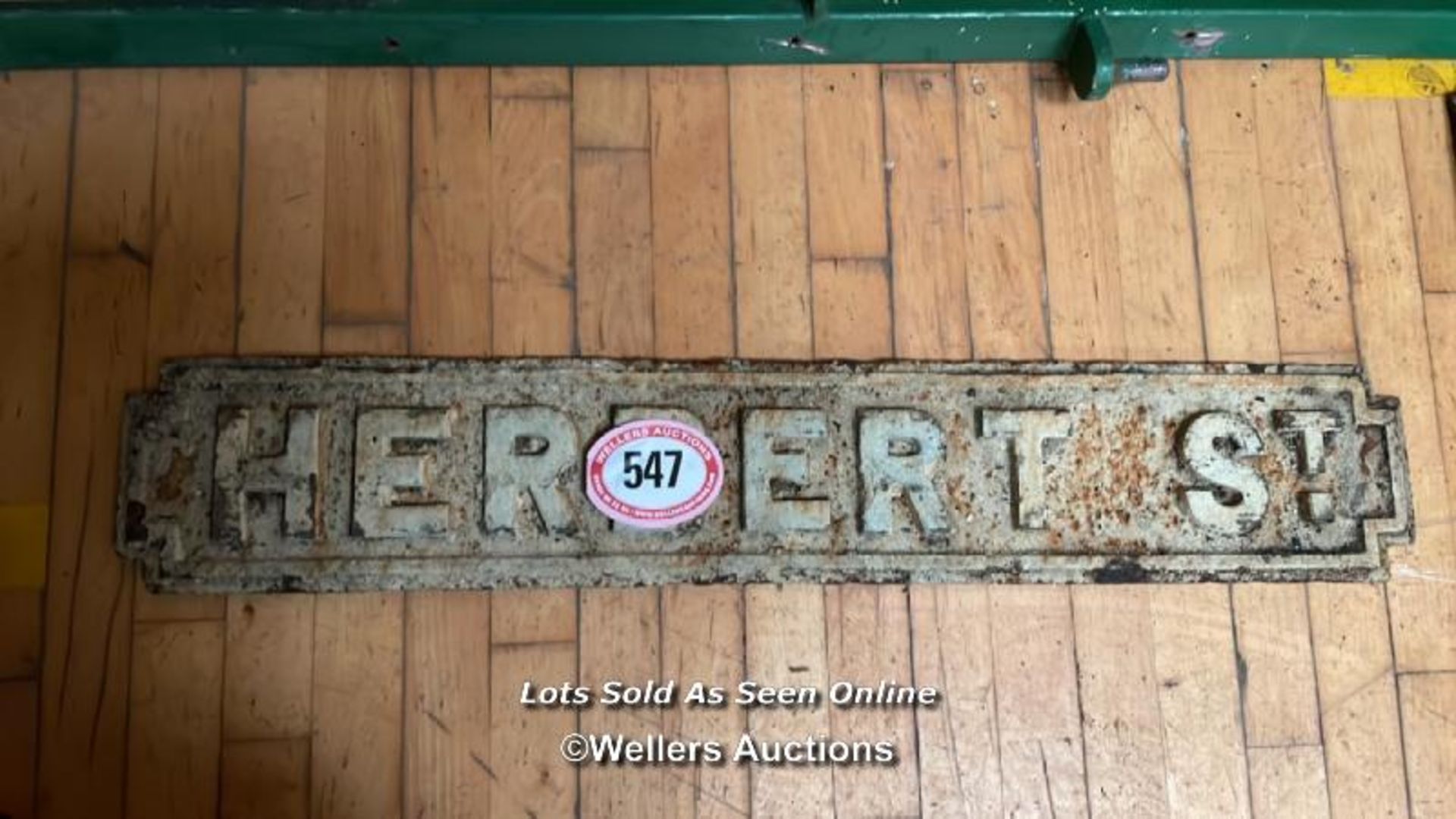 HERBERT ST CAST IRON SIGN, 100CM (L) X 18CM (H) - Bild 2 aus 2