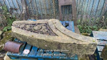 A LARGE PIECE OF ARCHED STONE WITH DECORATIVE CARVING, APPROX 155CM (L) X 60CM (H) X 28CM (D)