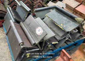 MIXED PALLET OF APPROX. 20X BLUE ROLL TOP RIDGE TILES, MOSTLY 18", 90 ANGLE
