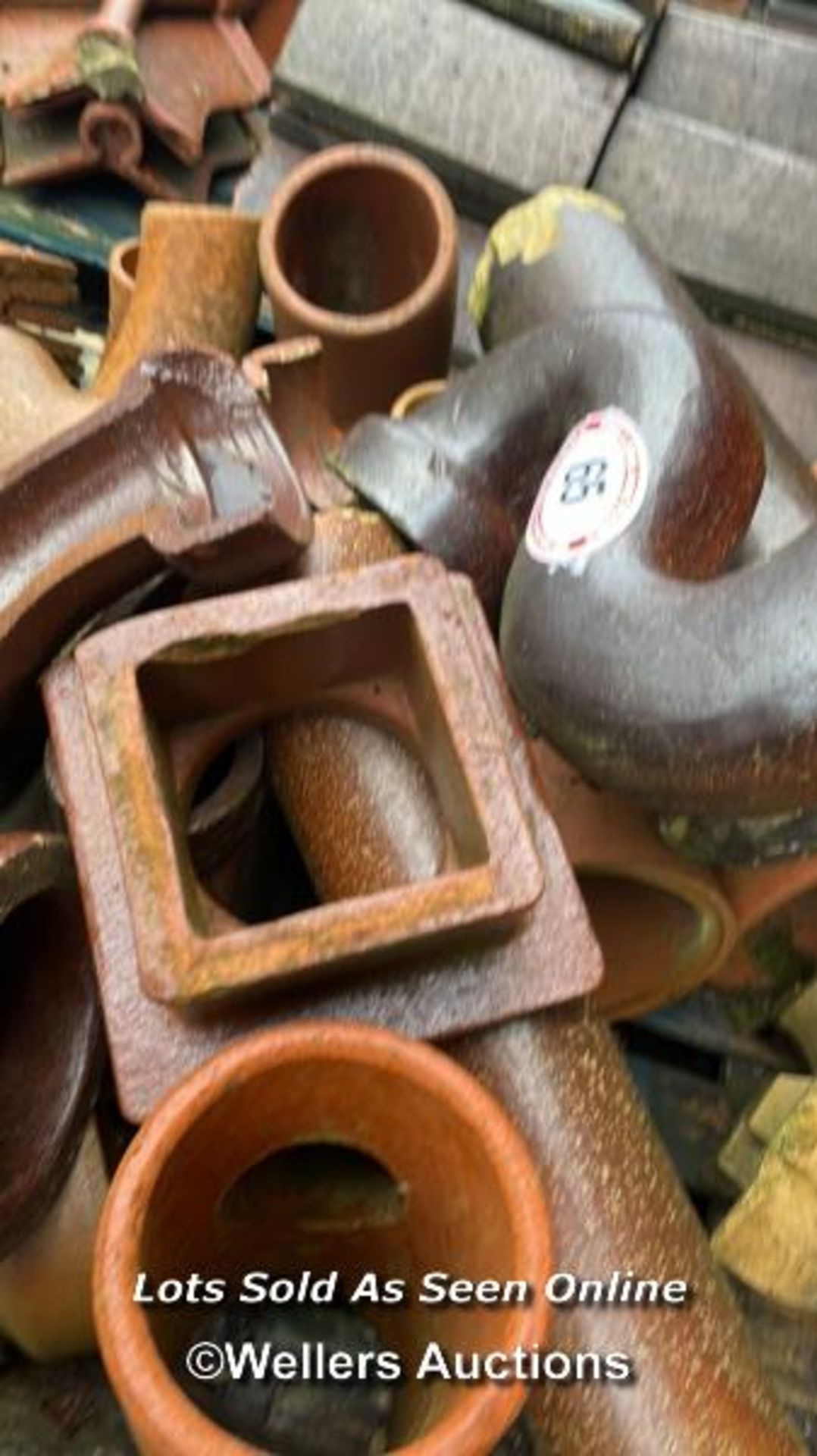 LARGE QUANTITY OF GLAZED TERRACOTTA PIPE FITTINGS, MIXED SIZES & STYLES - Image 3 of 4