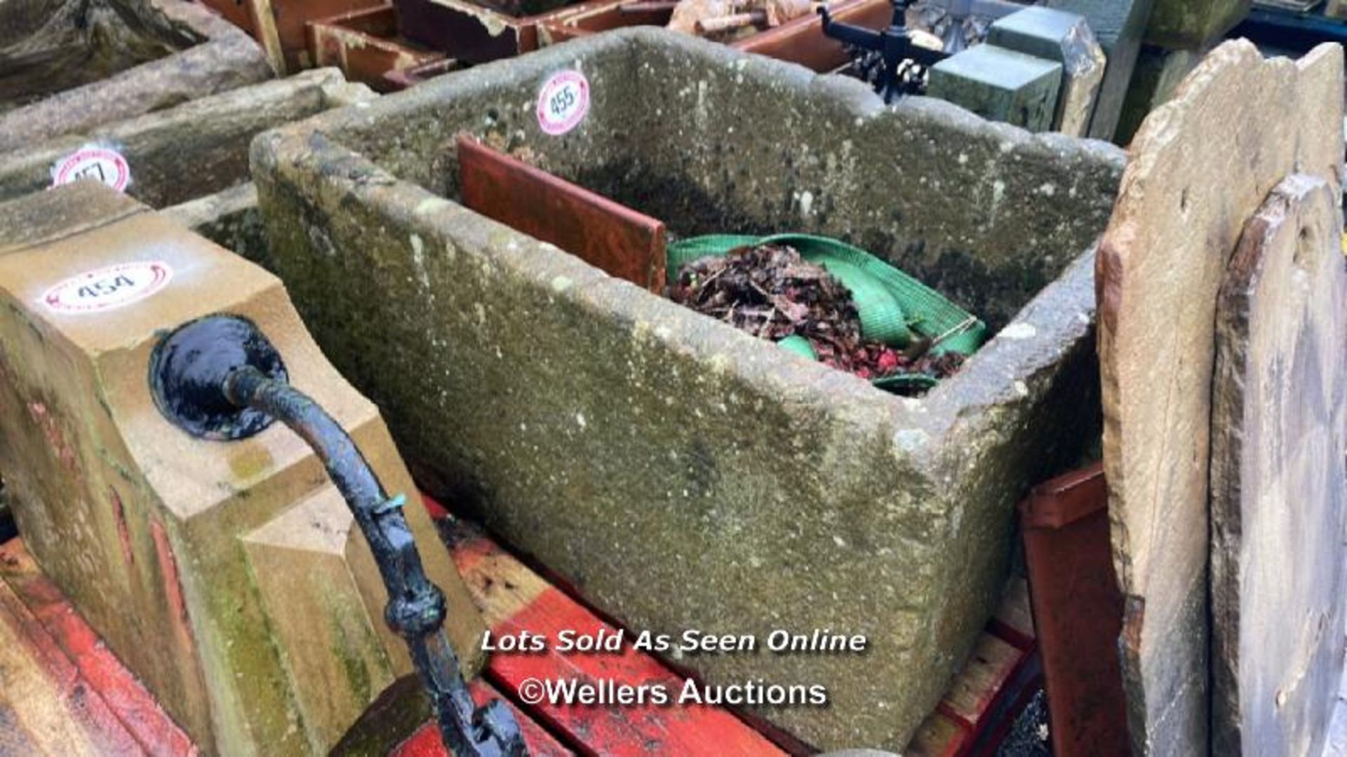 A STONE TROUGH, 40CM (H) X 90CM (L) X 68CM (W)