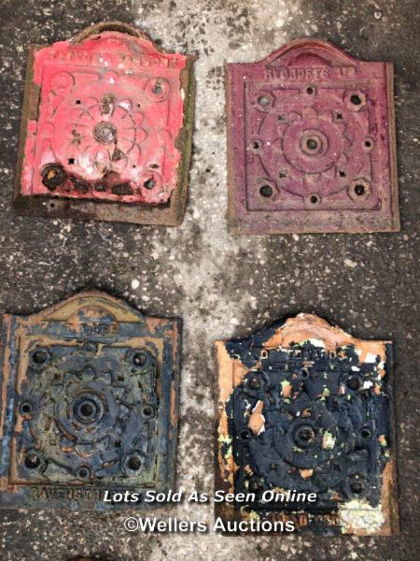 TEN RARE CAST IRON VENTILATION COVERS, WITH SOME FLORAL DECORATION - Bild 7 aus 7