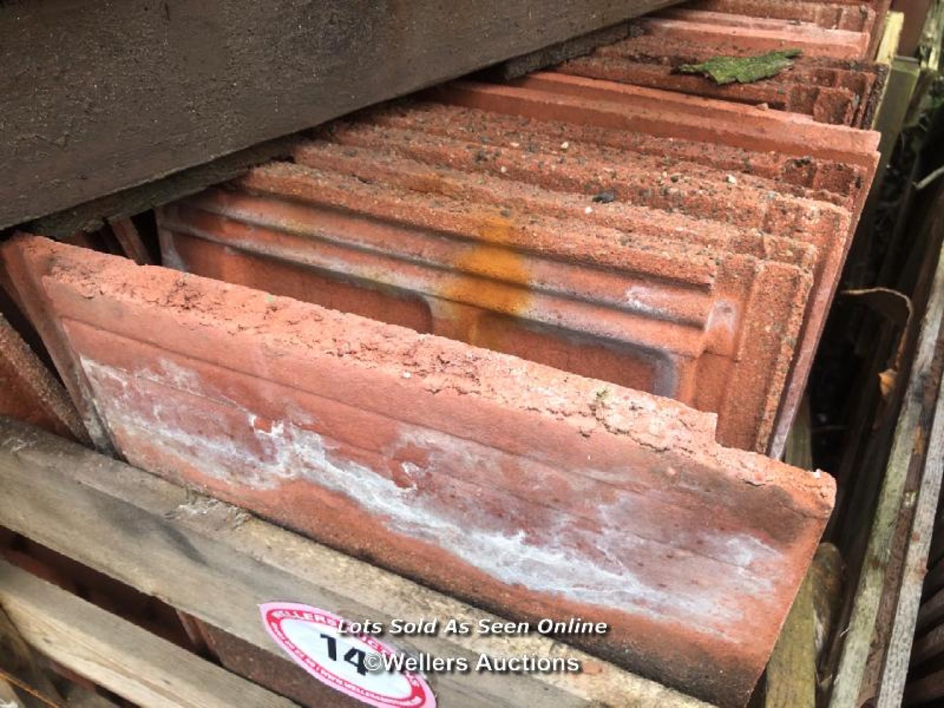 CRATE OF APPROX. 130X REDLAND STONEWOLD ROOF TILES, 43CM (L) X 38CM (W) X 3CM (D) - Image 2 of 2