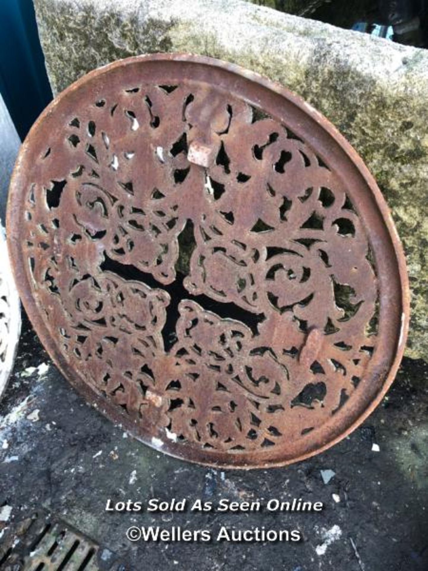 EIGHT CAST IRON TABLE TOPS WITH CROSS CUTOUT, 64CM (DIA) - Image 3 of 3