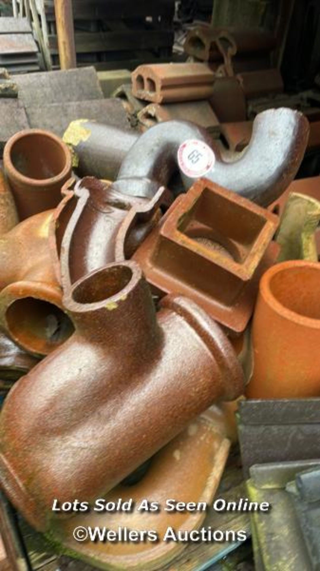 LARGE QUANTITY OF GLAZED TERRACOTTA PIPE FITTINGS, MIXED SIZES & STYLES - Image 2 of 4