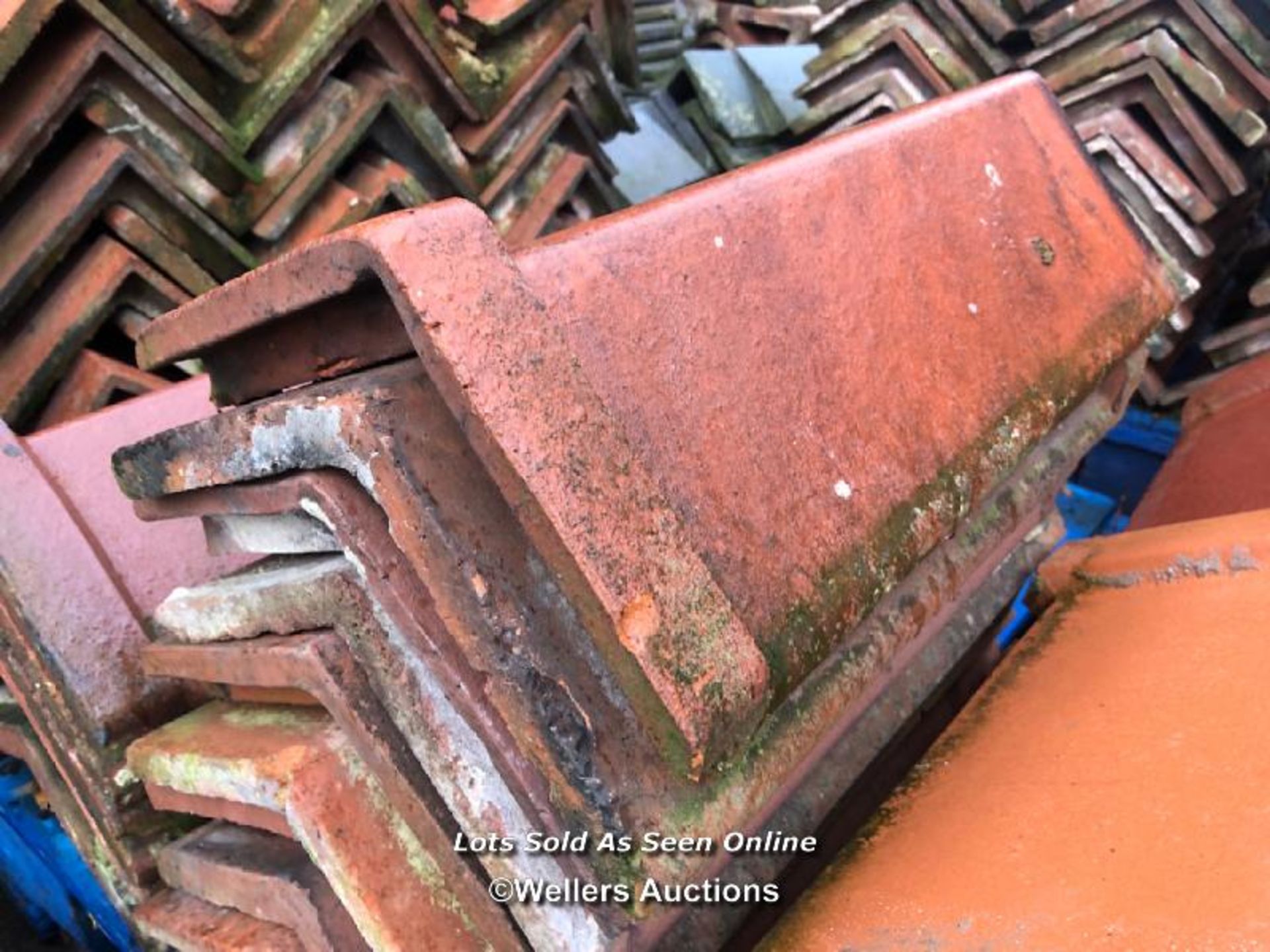 PALLET OF APPROX. 35X ASSORTED RED RIDGE ROOF TILES, 100 ANGLE - Image 2 of 2