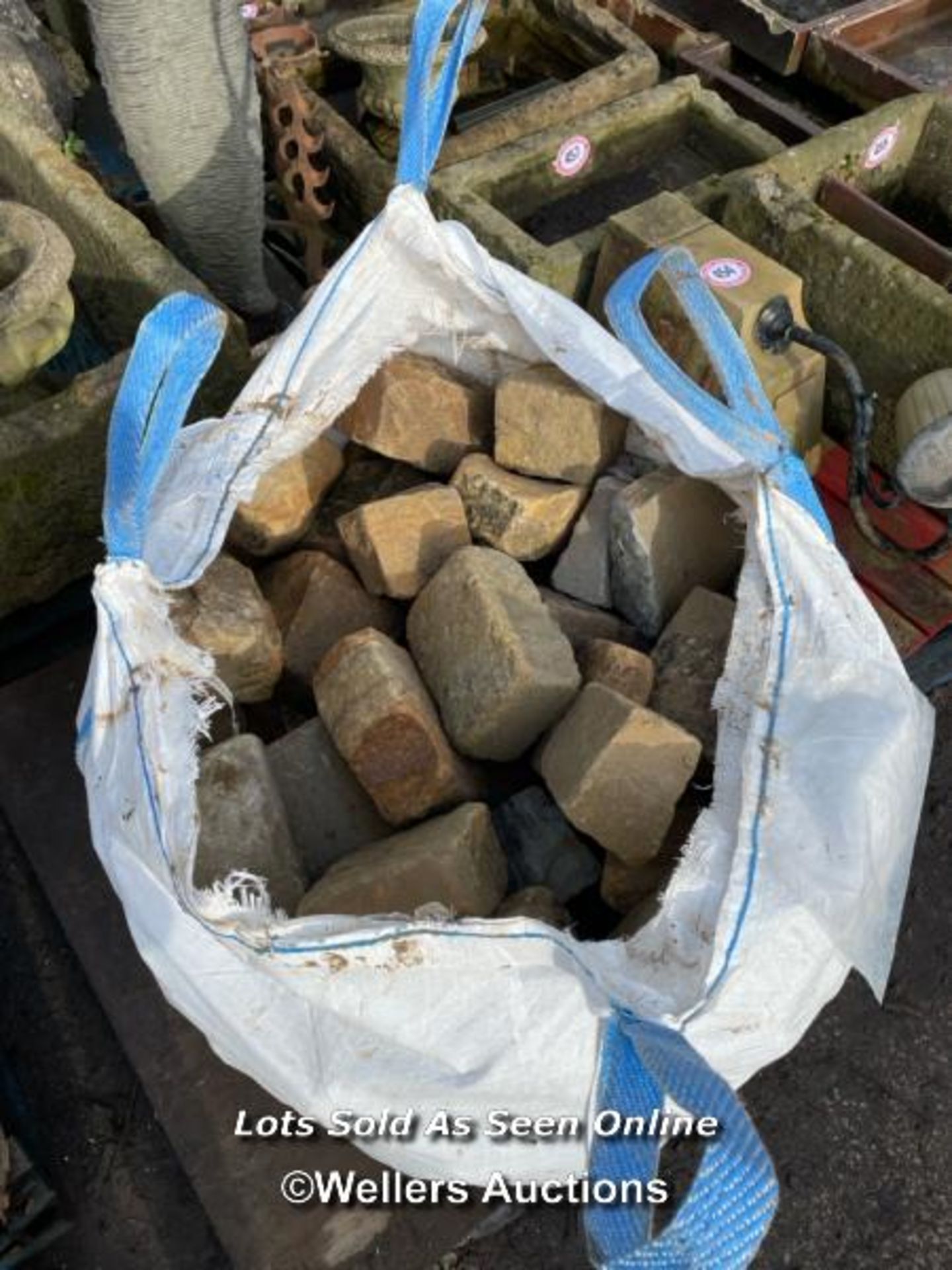 1 TONNE BAG OF JUMP COURSE CROPPED WALLING SETTS, RECLAIMED FROM OLD PROPERTIES, APPROX. 4 SQUARE