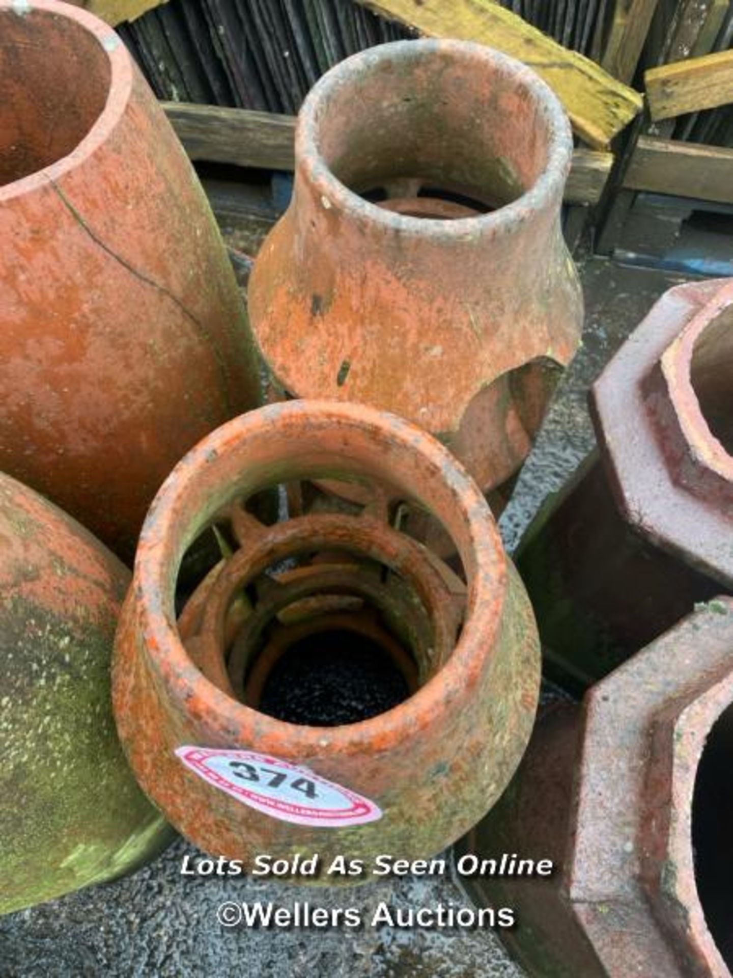 A PAIR OF FLUTED TERRACOTTA CHIMNEY POTS, 80CM (H) - Image 3 of 3