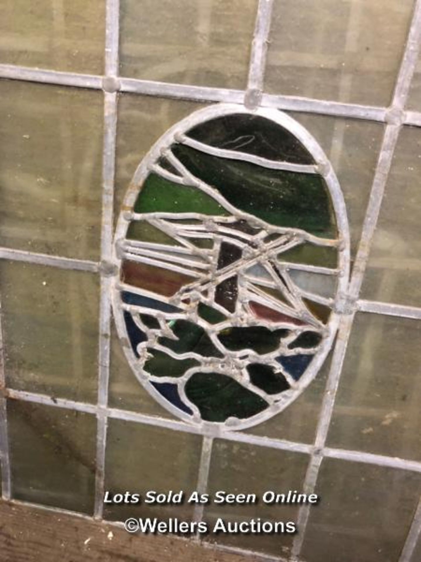 APPROX. 30X STAINED GLASS WINDOW PANES, VARIOUS SIZES AND DESIGNS, ALL FOR RESTORATION - Image 2 of 4